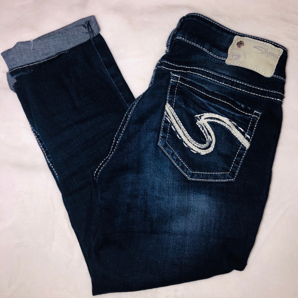 BNWOT!! SILVER JEANS CAPRIS!